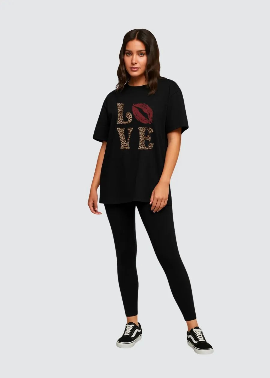 🩷 Love - Leo Lips Shirt (Boyfriend-Fit)